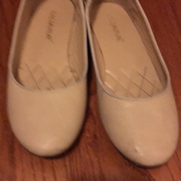 Shoes - Picture 3 of 3